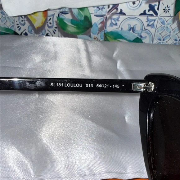 Saint Laurent Black Heart Sunglasses - Picture 7 of 8